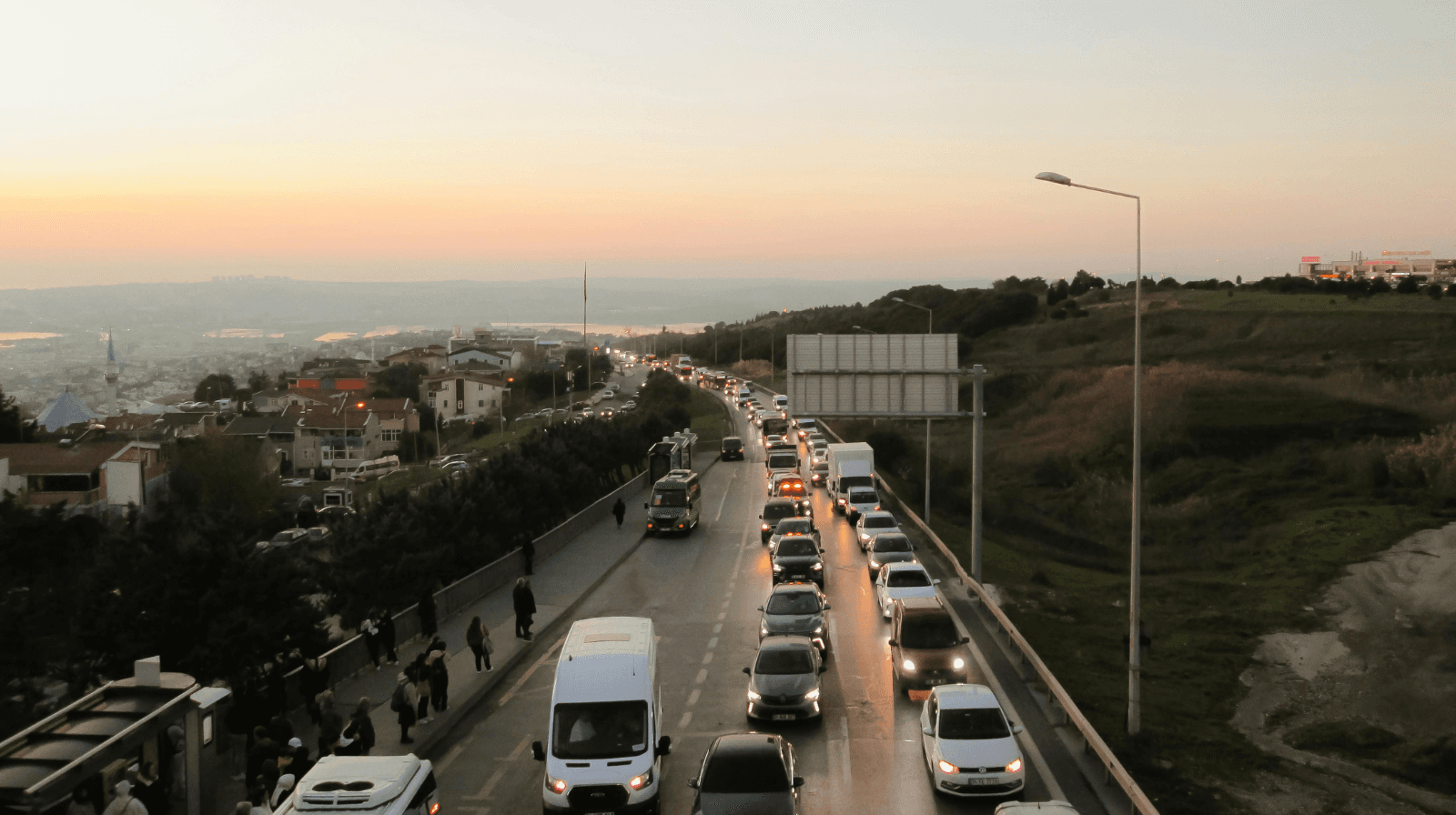 Adaptive Mobility - Behavioral Simulations in Urban Traffic Systems